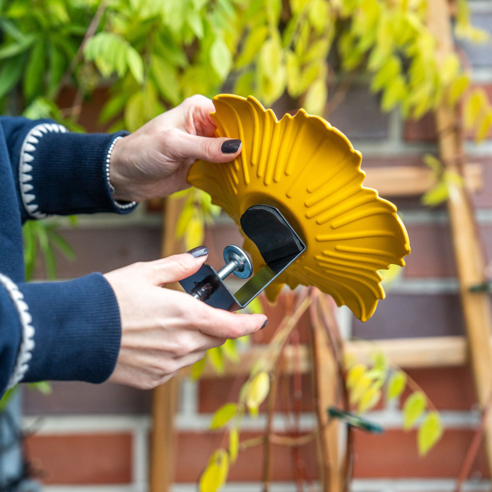 Balkon-Vogeltränke Balus - ockergelb | CJ Wildlife